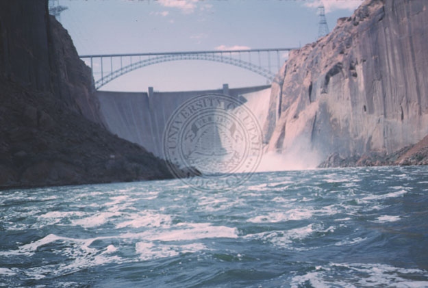 Glen_Canyon_dam_and_bridge-1